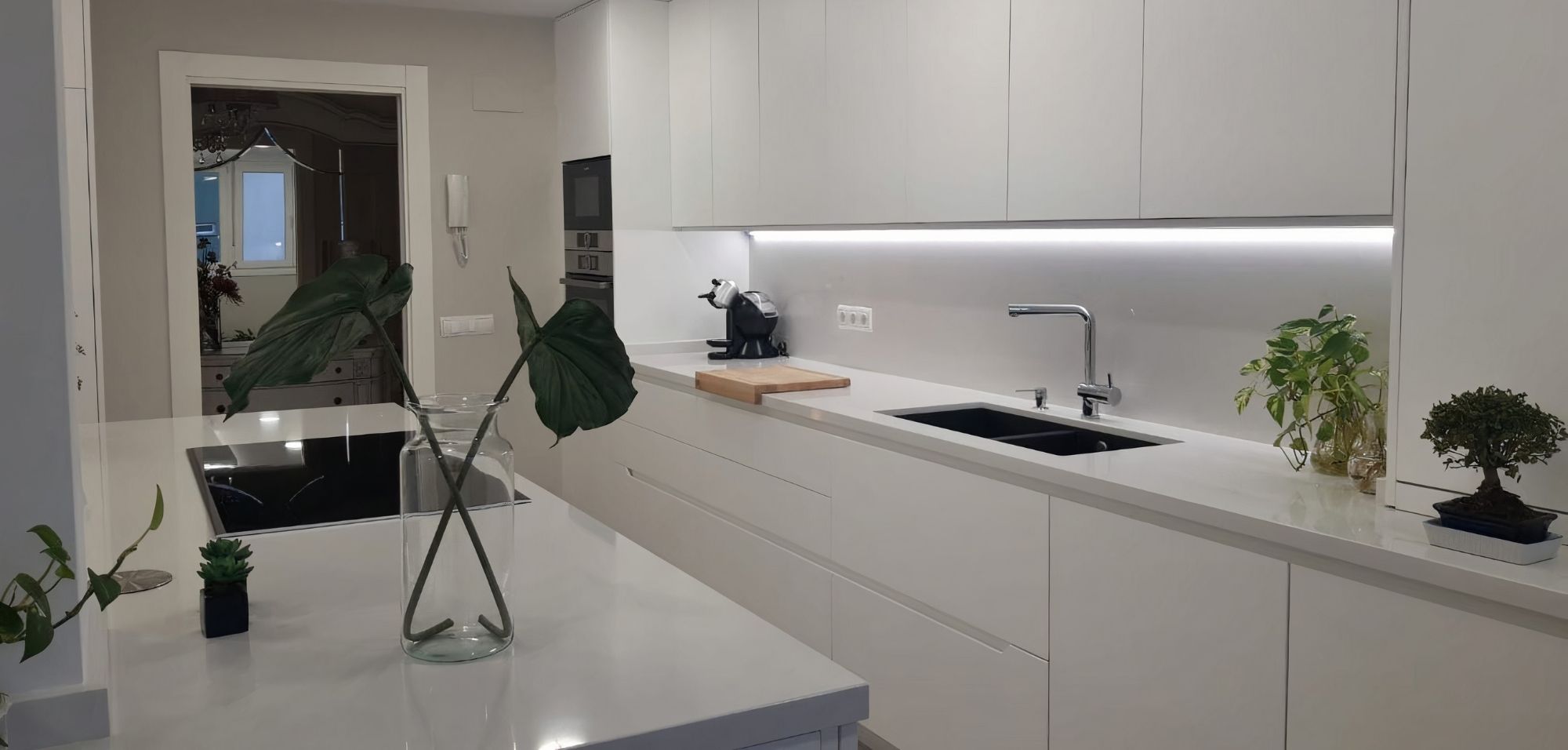 What Is Silestone Quartz? 10 Eternal Statuario Silestone Quartz Kitchen Countertops and Full Height Backsplash Et Statuario What is Silestone Quartz