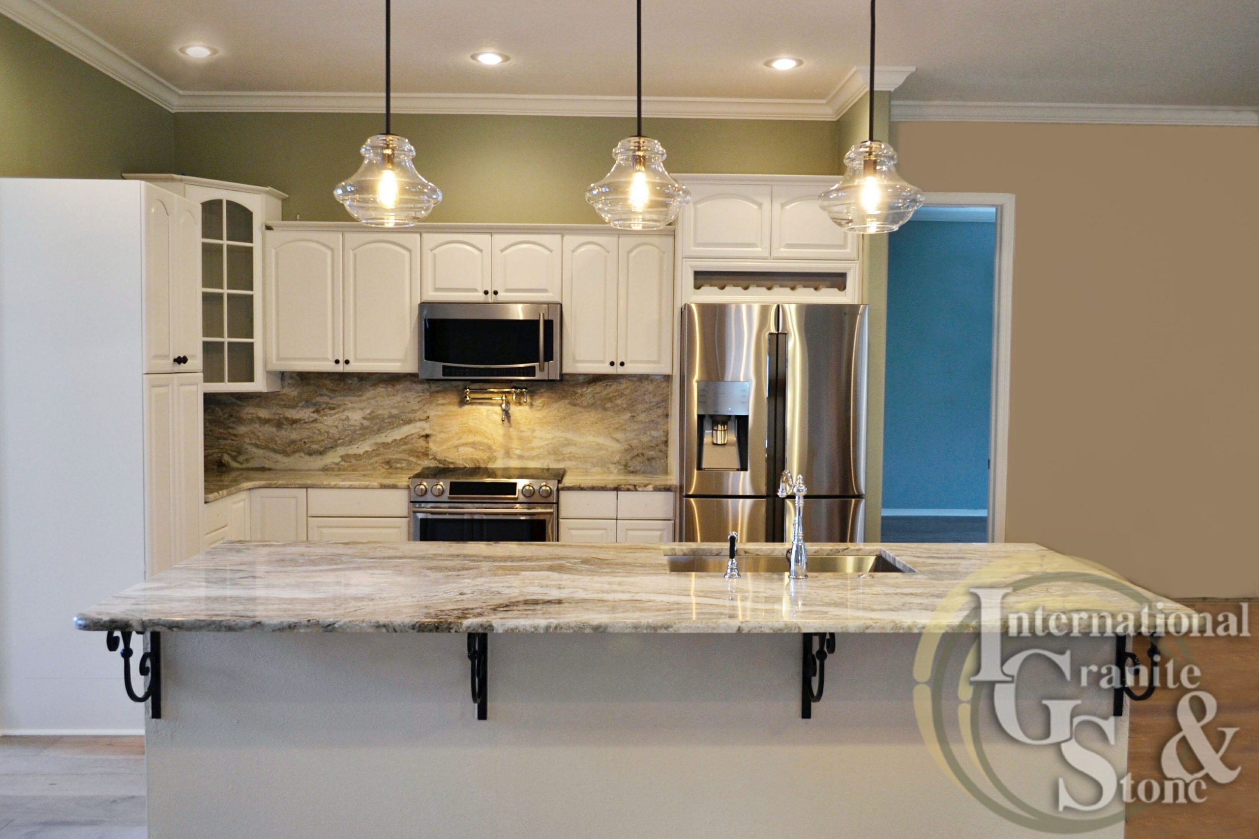 Installing Brown Fantasy Kitchen Countertops In Pasco County 2 Granite Countertops Pasco Fl