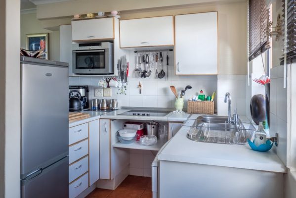 Stunning Small Kitchen Counters: How to Wow Your Guests with a Small Kitchen
