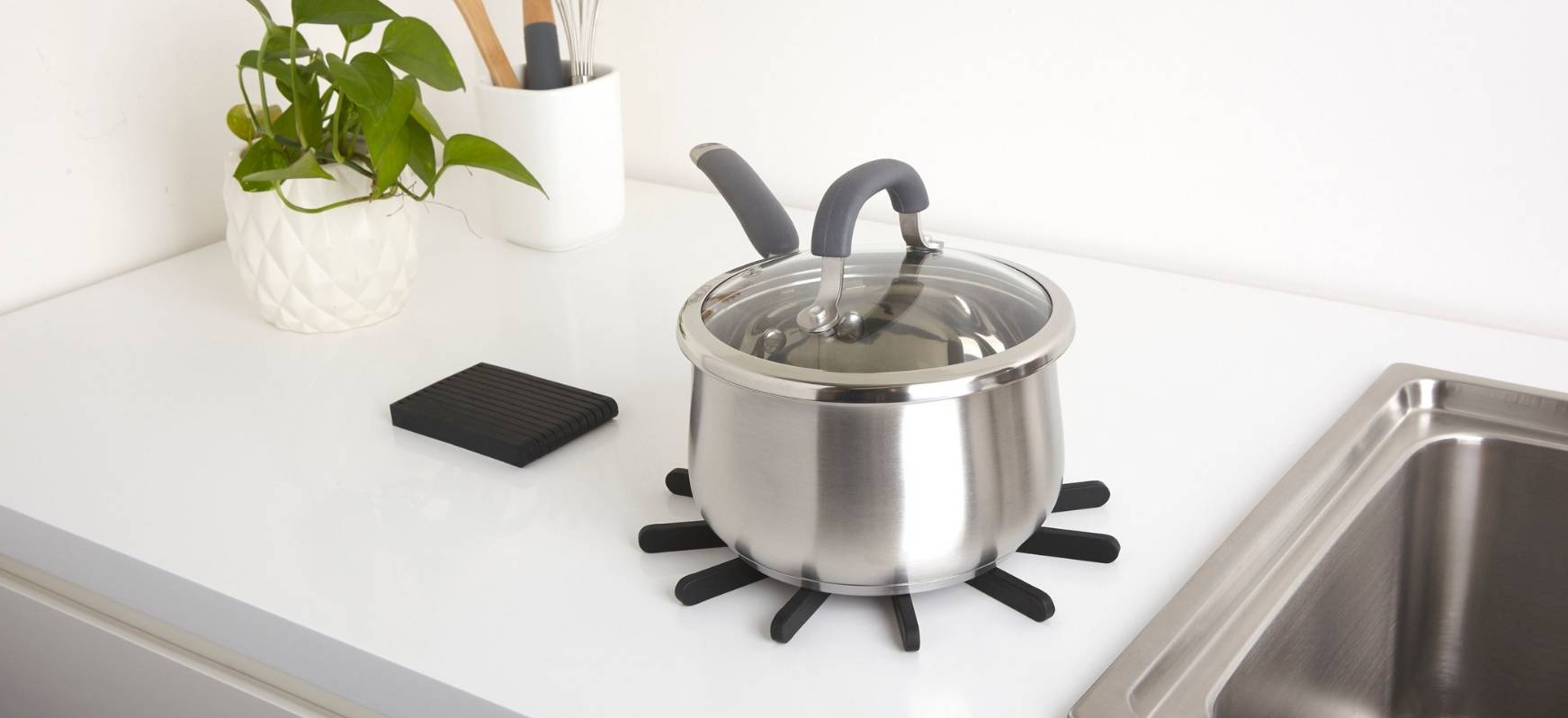 The Pros And Cons Of Quartz Countertops 7 vulnerable to heat pros and cons of quartz countertops always use a trivet white quartz countertops